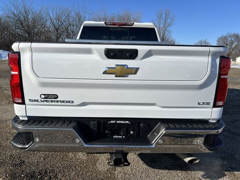 Used 2024 Chevrolet Silverado 2500 LTZ w/ LTZ Convenience Package image 6