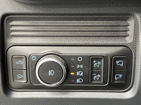 Used 2025 Ford F350 Lariat w/ Black Appearance Package AWD/4WD image 32