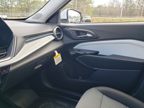 New 2026 Chevrolet Trax LT image 25