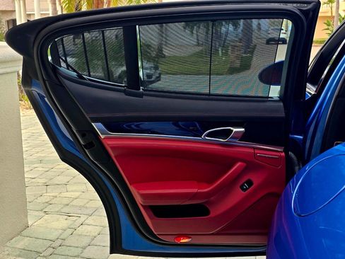 Used 2015 Porsche Panamera S image 85