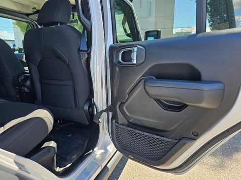 Used 2023 Jeep Wrangler Unlimited AWD/4WD image 15