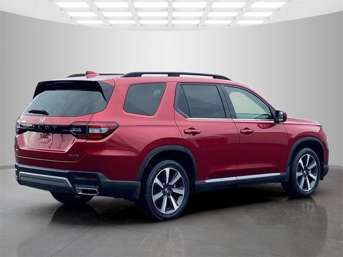 Used 2023 Honda Pilot Elite image 7