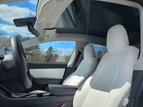 Used 2021 Tesla Model Y 2WD image 16