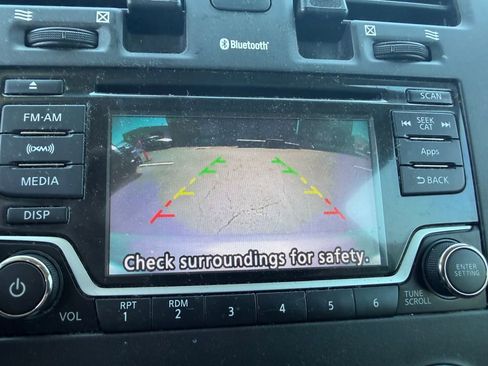 Used 2016 Nissan Leaf S FWD image 11