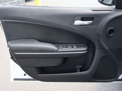Used 2020 Dodge Charger SXT w/ Leather Interior Group RWD image 15