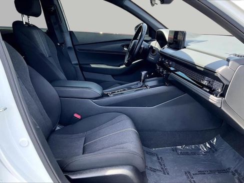 Used 2023 Honda Accord Sport image 8