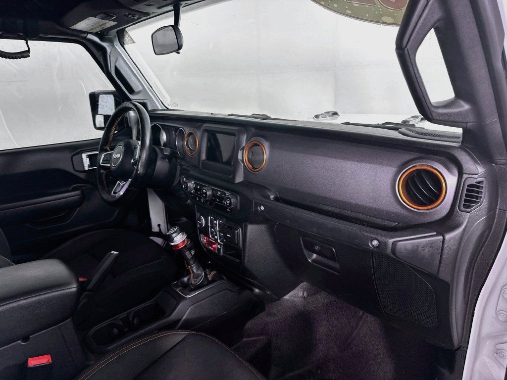 Used 2021 Jeep Gladiator Mojave w/ Cold Weather Group AWD/4WD image 35