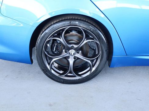 Used 2018 Alfa Romeo Giulia RWD image 5