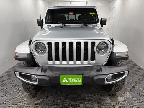 Used 2022 Jeep Gladiator Overland w/ LED Lighting Group AWD/4WD image 2