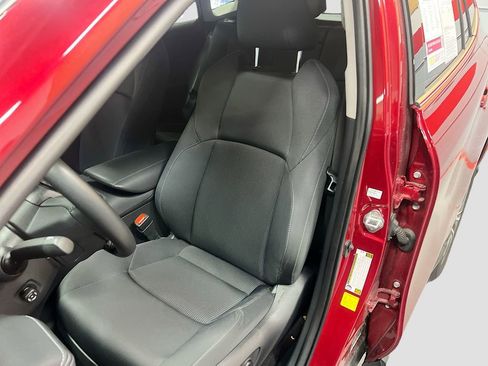 Used 2024 Toyota Venza LE image 19