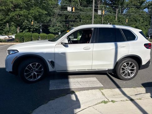 Used 2024 BMW X5 xDrive40i w/ Premium Package AWD/4WD image 4