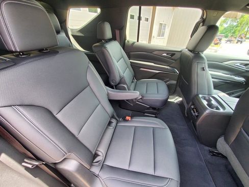 Used 2026 Chevrolet Traverse LT AWD/4WD image 19