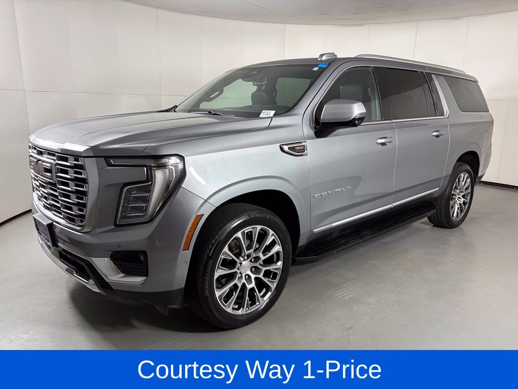 Used 2025 GMC Yukon XL Denali AWD/4WD image 5