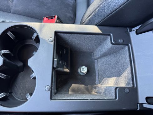 Used 2020 Porsche Macan image 38