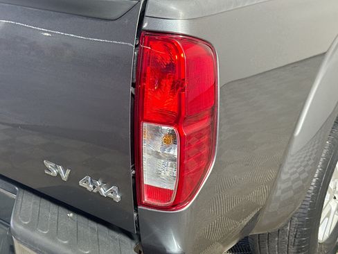 Used 2017 Nissan Frontier SV AWD/4WD image 32