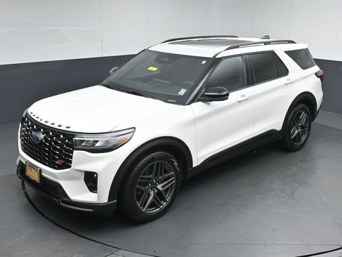 Certified 2025 Ford Explorer ST AWD/4WD image 49