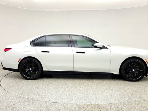 Used 2023 BMW i7 xDrive60 AWD/4WD image 4