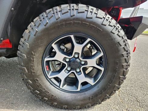 Used 2017 Jeep Wrangler Unlimited Sport w/ Quick Order Package 24S AWD/4WD image 23