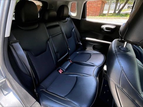 Used 2019 Jeep Compass Latitude w/ Popular Equipment Group FWD image 20
