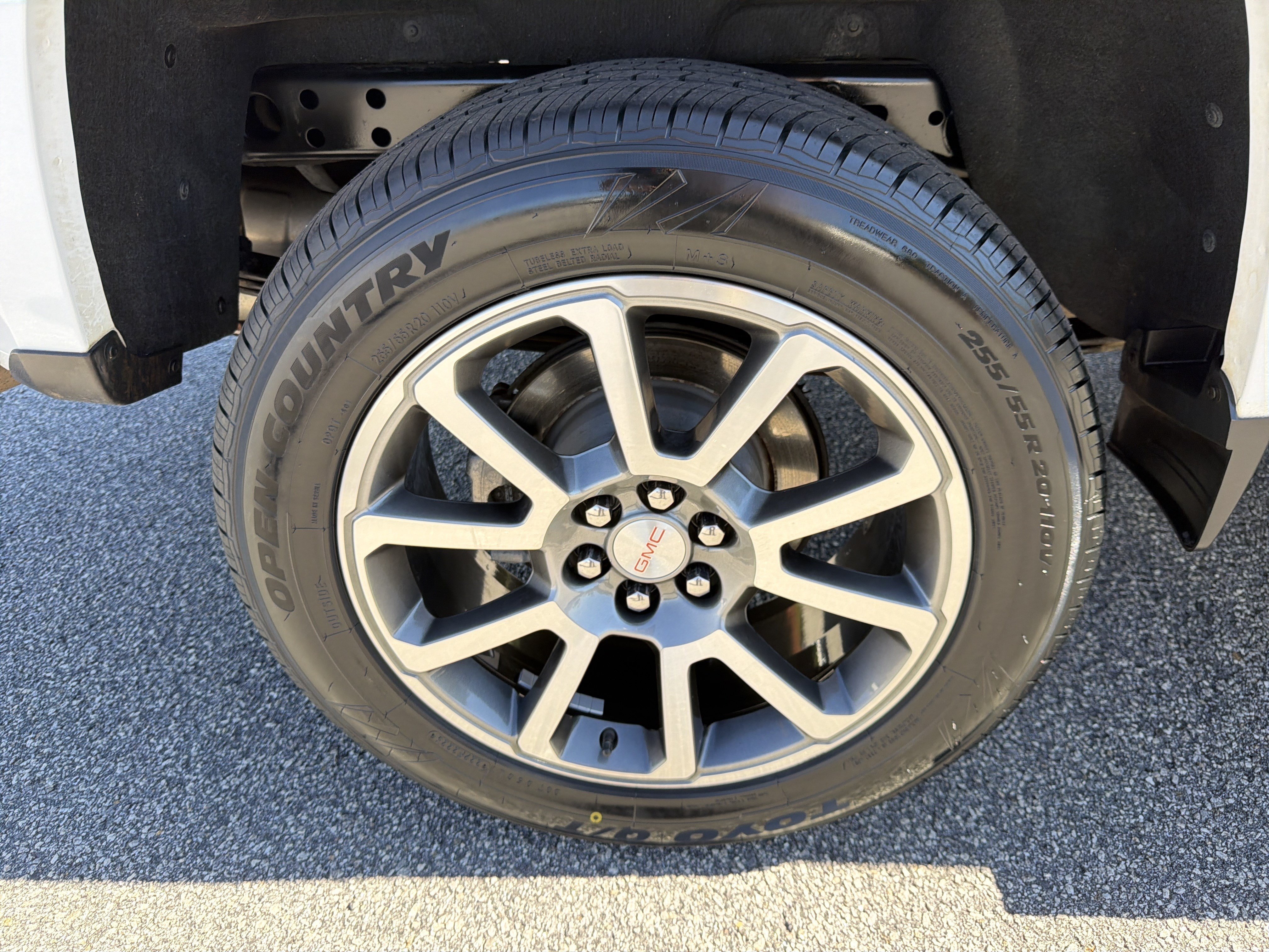 Used 2021 GMC Canyon Denali RWD image 27