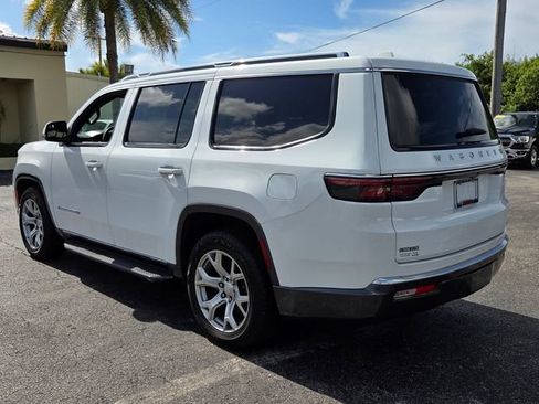 Used 2022 Jeep Wagoneer Series II RWD image 5