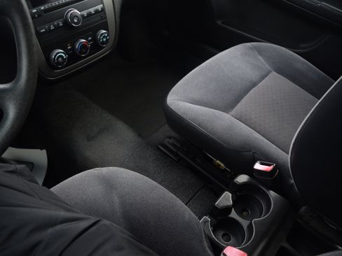 Used 2011 Chevrolet Impala Police image 9