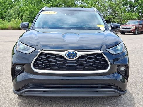 Used 2023 Toyota Highlander XLE AWD/4WD image 29