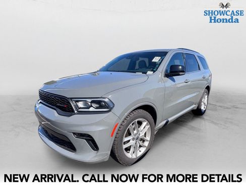 Used 2023 Dodge Durango GT RWD image 2