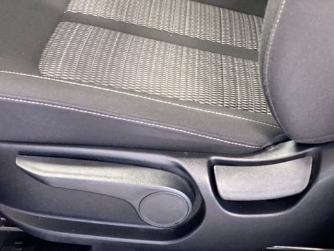 Used 2025 Kia Sorento LX FWD image 17
