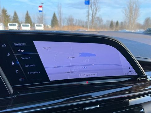 Used 2023 Cadillac Escalade Premium Luxury image 28