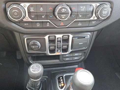 New 2026 Jeep Gladiator Sport AWD/4WD image 19