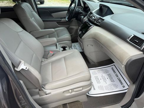 Used 2014 Honda Odyssey Sport image 11