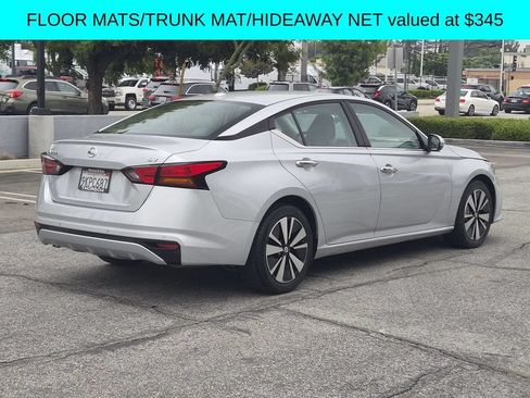 Used 2022 Nissan Altima 2.5 SV FWD image 8
