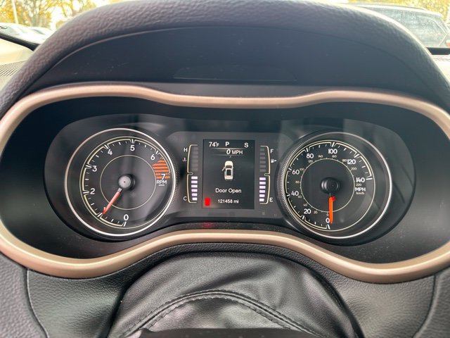 Used 2017 Jeep Cherokee 75th Anniversary AWD/4WD image 10