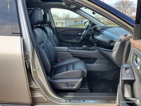 Used 2023 Nissan Rogue SL w/ SL Premium Package image 40