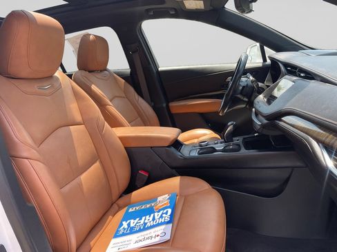 Used 2019 Cadillac XT4 Premium Luxury w/ Technology Package AWD/4WD image 11
