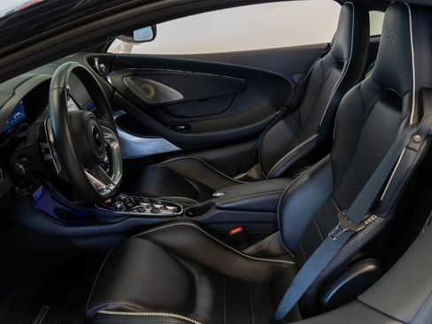 Used 2022 McLaren GT image 3