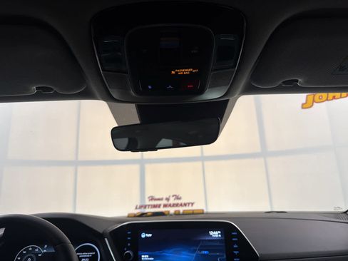 Used 2022 Hyundai Sonata Limited w/ Preferred Accessory Package image 20