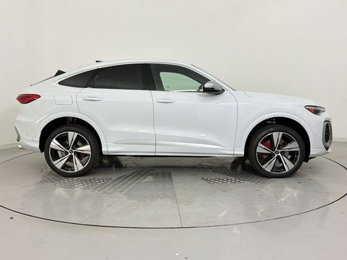 New 2026 Audi SQ5 Premium Plus image 8