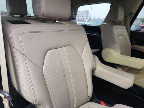 Certified 2023 Ford Expedition Limited image 29