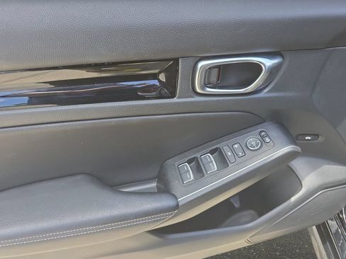 Used 2022 Honda Civic Touring image 24