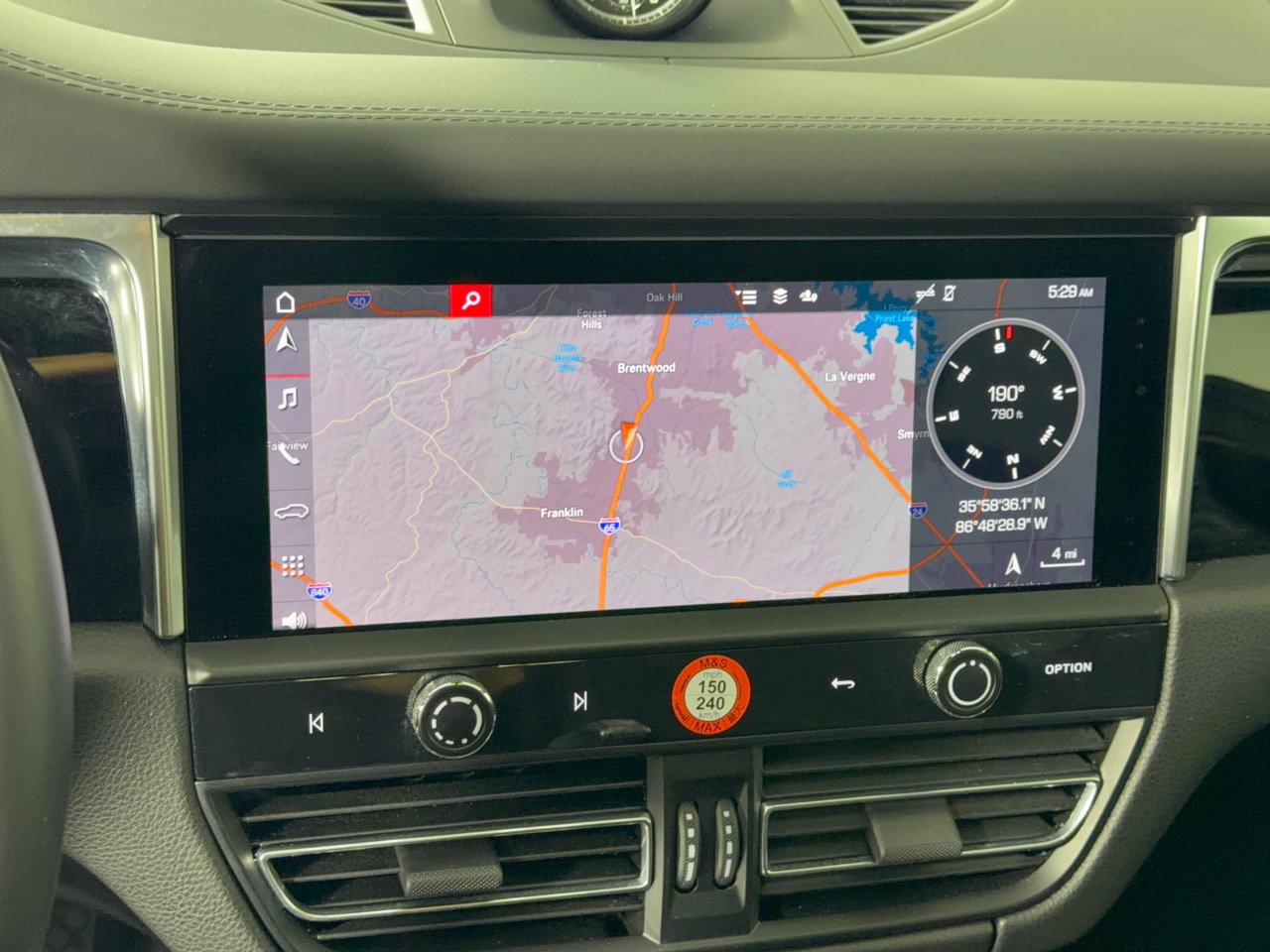 Certified 2022 Porsche Macan S AWD/4WD image 26