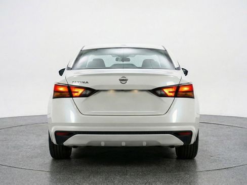 Used 2025 Nissan Altima 2.5 SV image 7