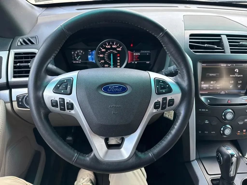 Used 2013 Ford Explorer XLT AWD/4WD image 9