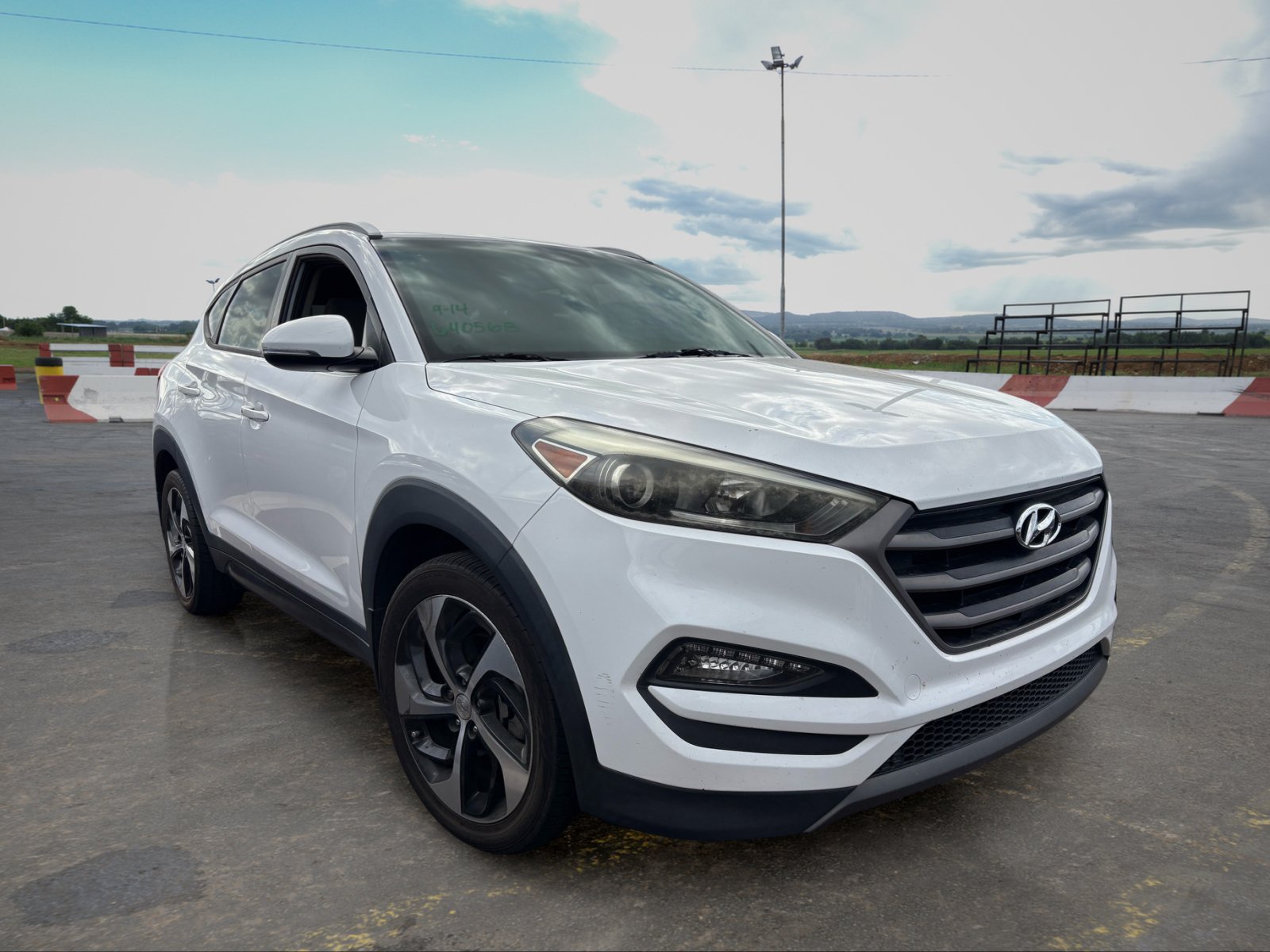 Used 2016 Hyundai Tucson Sport FWD image 2