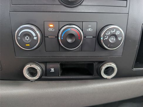 Used 2010 Chevrolet Silverado 1500 W/T RWD image 14