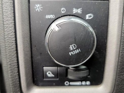 Used 2019 RAM 1500 Express w/ Express Value Package image 32