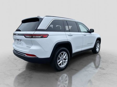 Certified 2025 Jeep Grand Cherokee Laredo X AWD/4WD image 7