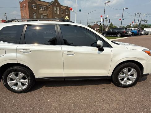 Used 2014 Subaru Forester 2.5i Touring AWD/4WD image 4