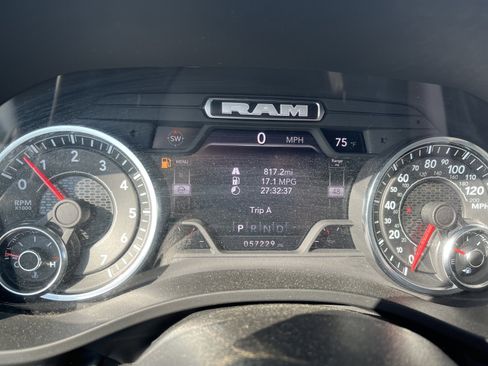 Used 2024 RAM 1500 Laramie AWD/4WD image 22